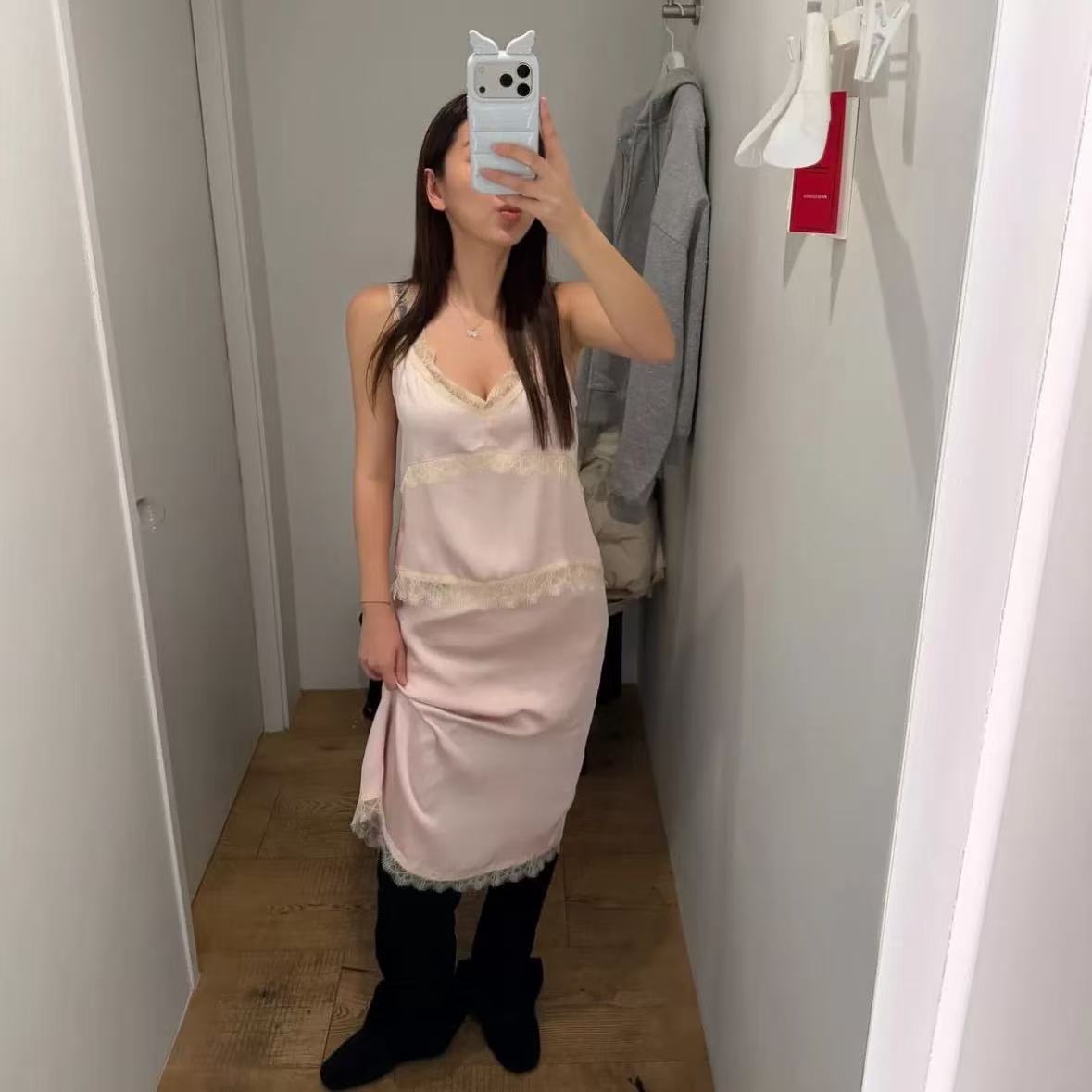 Womens Simple Lace-trimmed Satin Skirt Secondary image